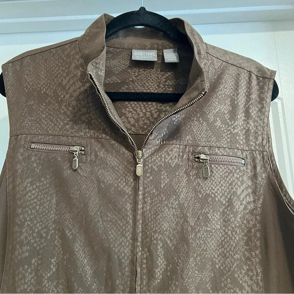 Additions by Chico’s Cocoa Brown Multi Zipper Lightweight Vest. Size 3.‎ - Picture 5 of 14